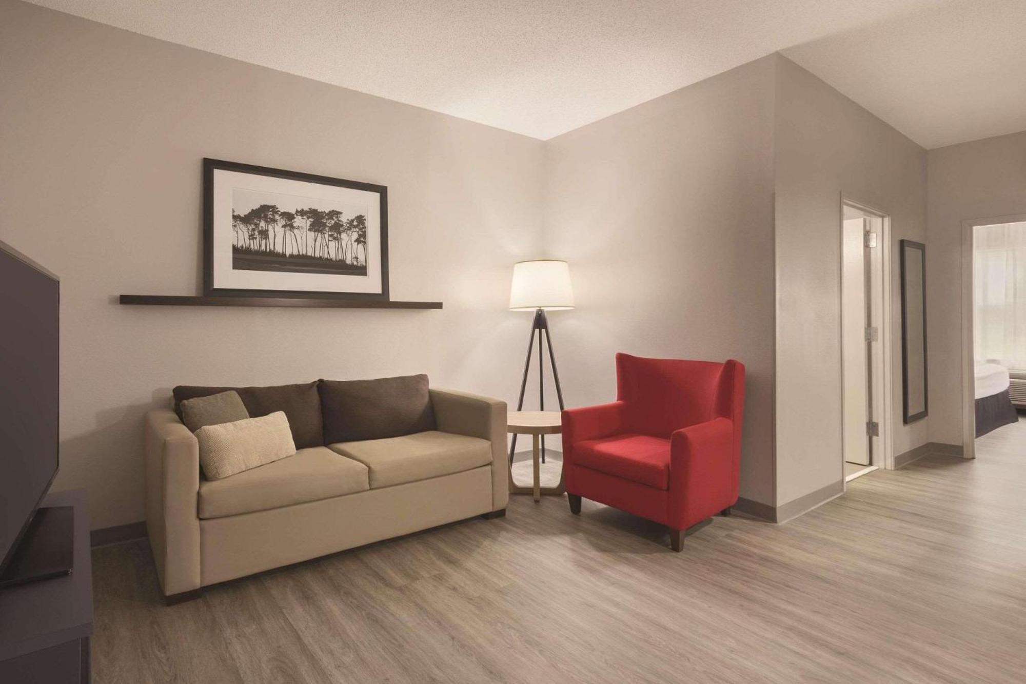 One-Bedroom King Suite Sofa Bed Disability Access or Non-Smoking