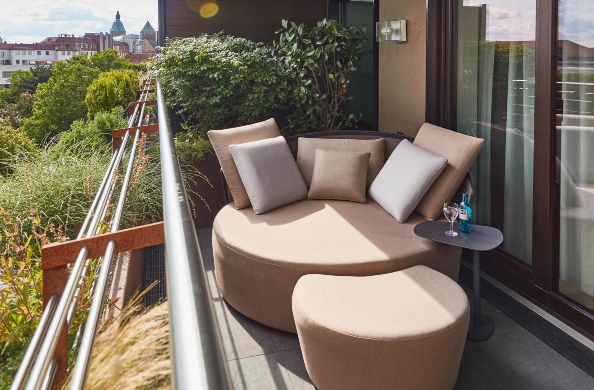 King Suite Balcony,1284214144:JPEG