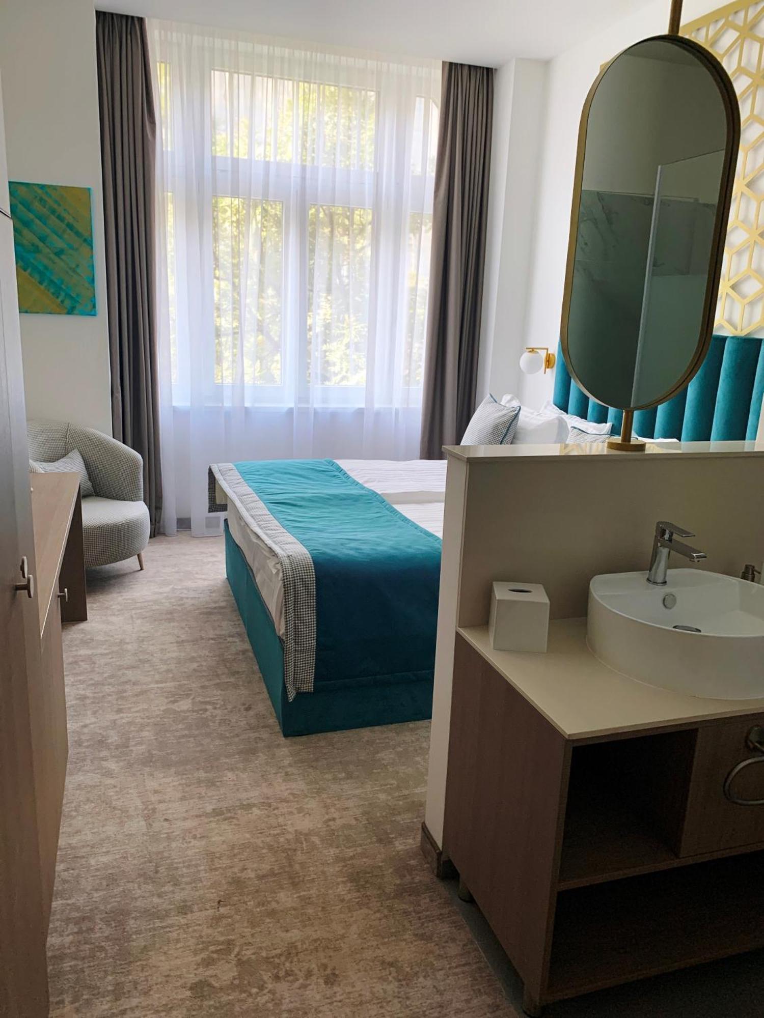 Superior Queen Room