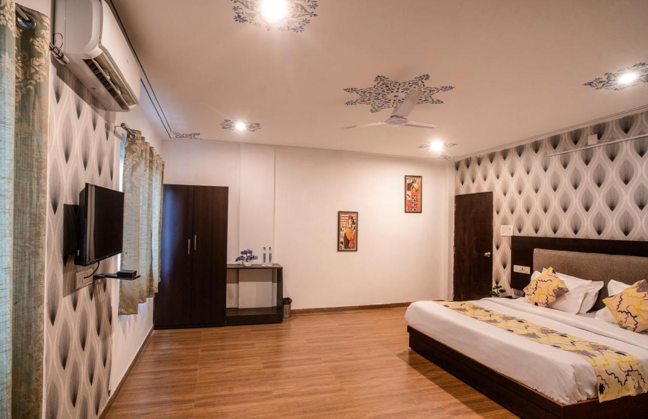 Deluxe King Suite,1293450139:JPEG