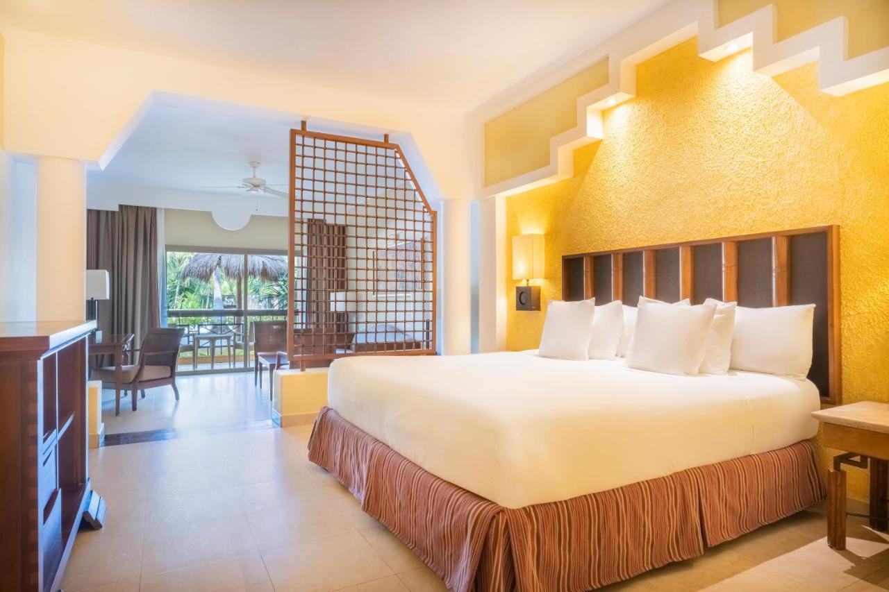 Junior Suite Near Pool