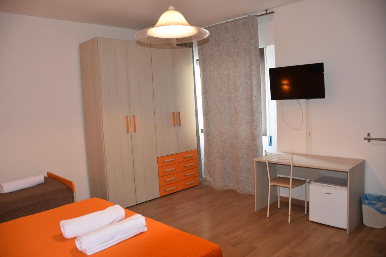 Economy Quadruple Room with Shared Bathroom,1296885571:JPEG