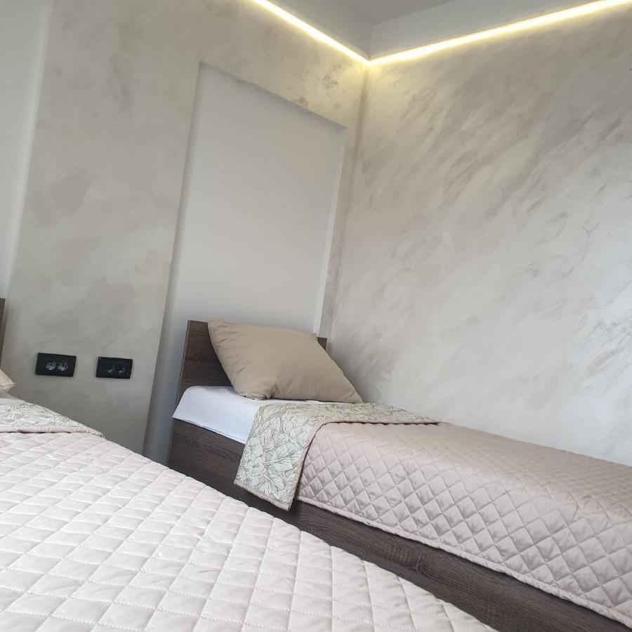 Twin Room,1299443563:JPEG