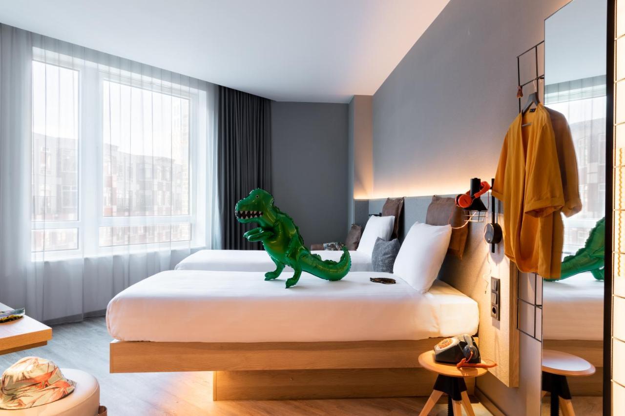 Moxy Queen Room with City View,1366102685:JPEG
