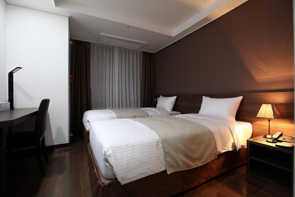 Standard Twin Room,691454388:JPEG