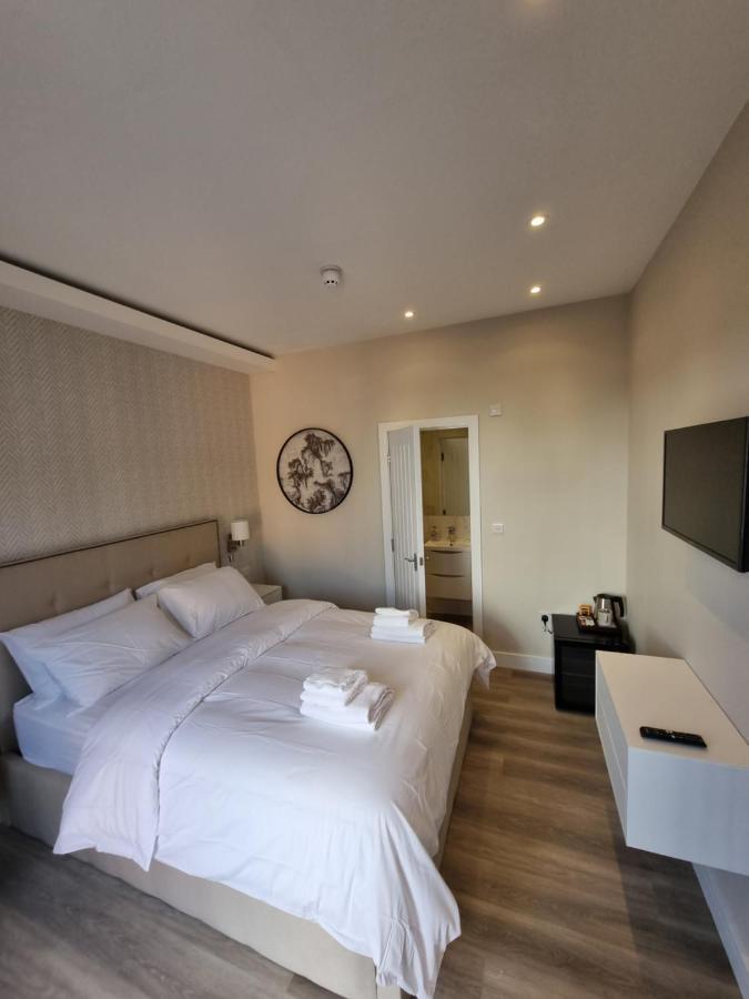 Deluxe Room,1306064719:JPEG