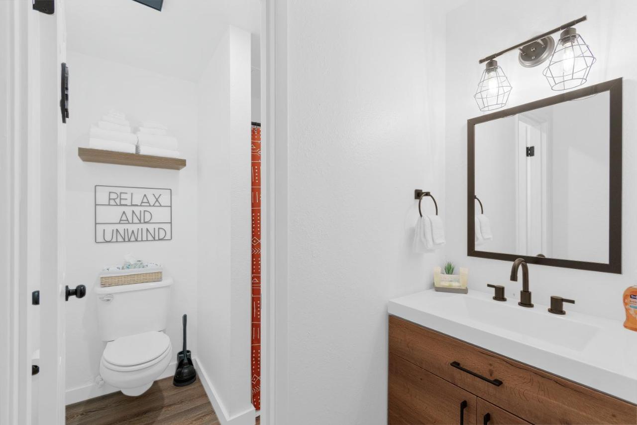 Queen Room,1308397789:JPEG