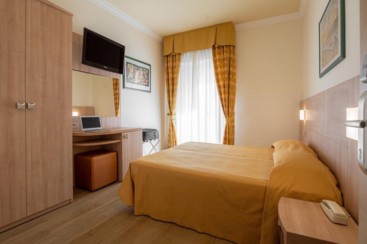 Double or Twin Room with Side Sea View,225407573:JPEG