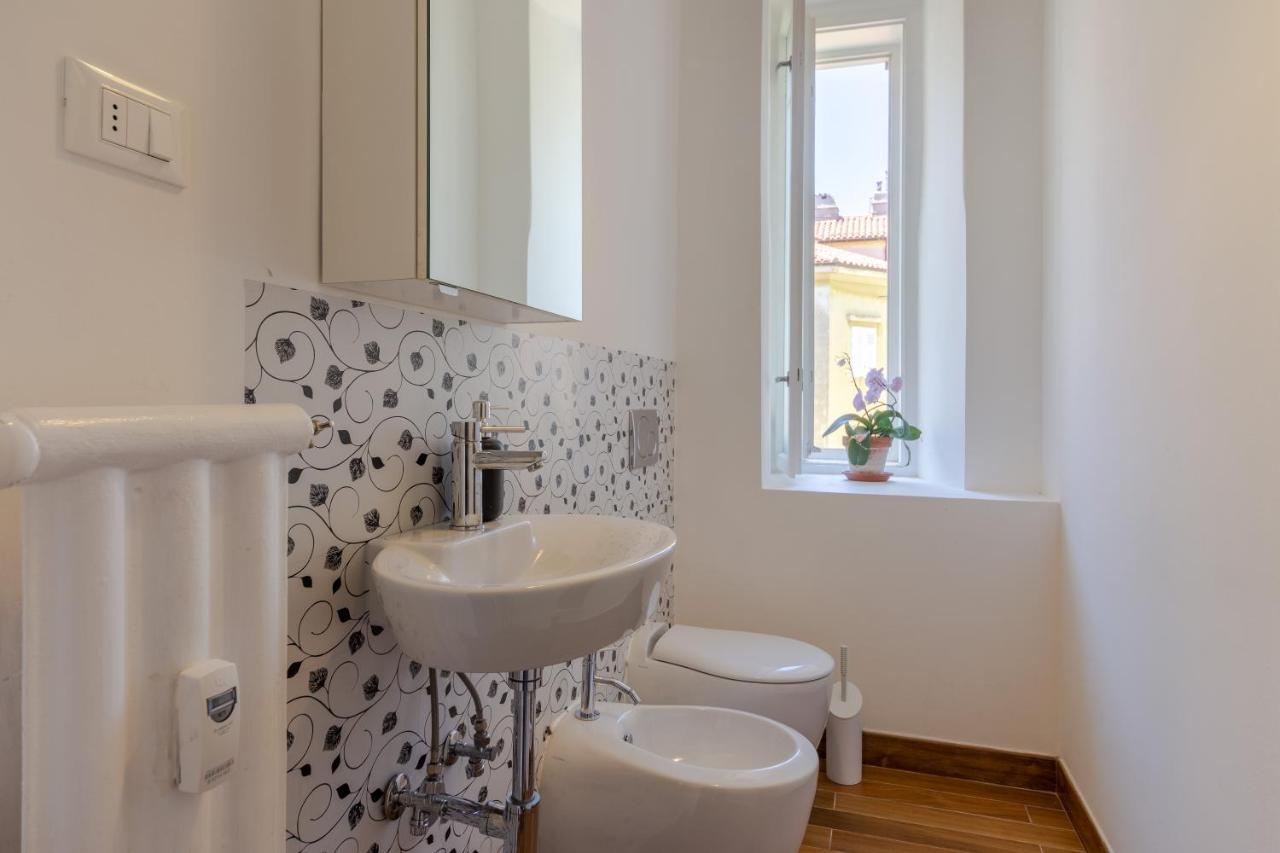 Family Room Private External Bathroom