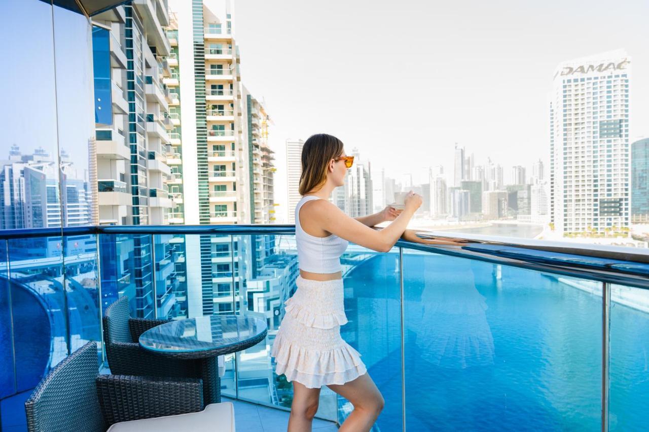 General Admission King Balcony Dubai Canal View