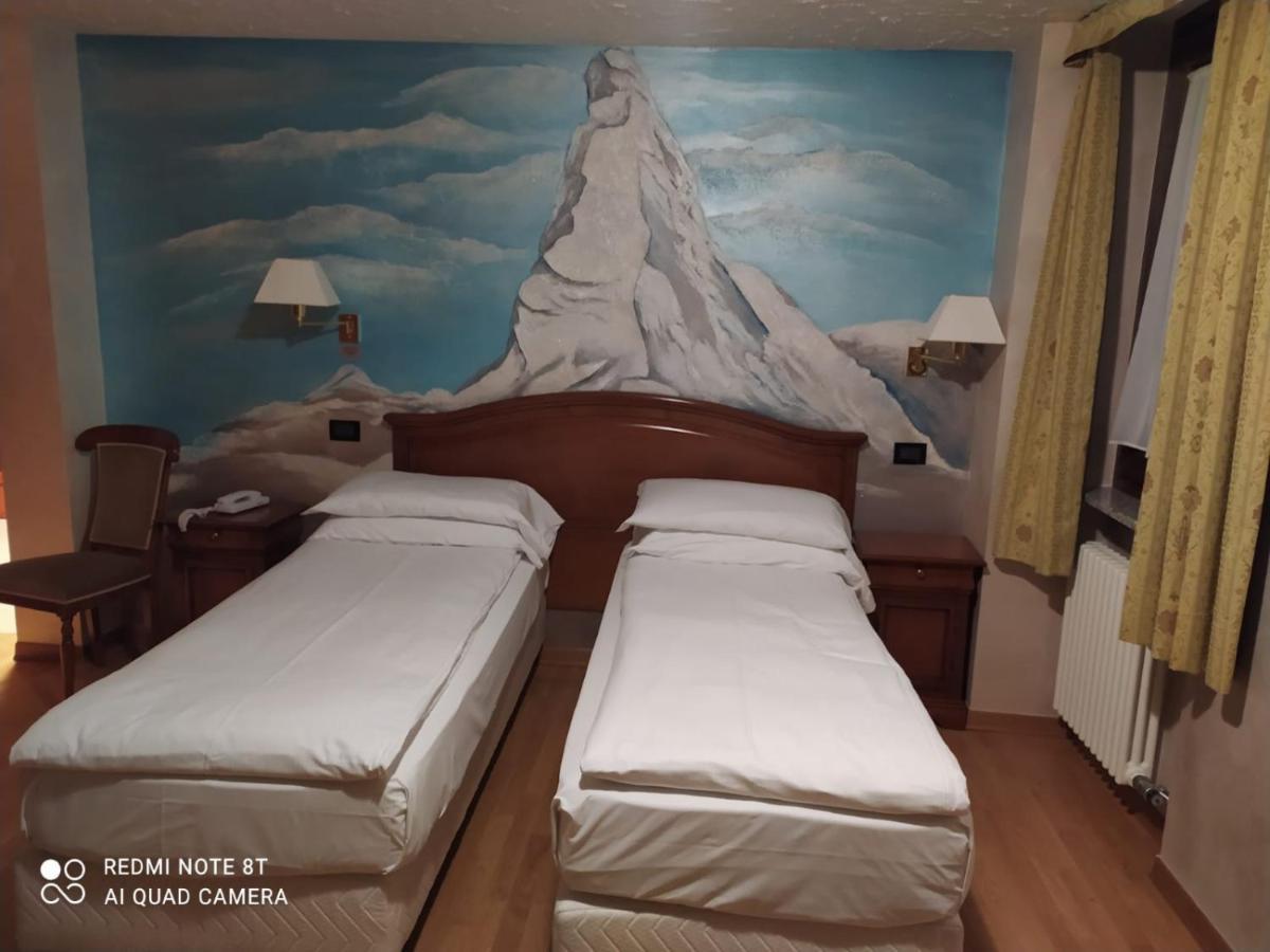 Twin Room,1326963506:JPEG