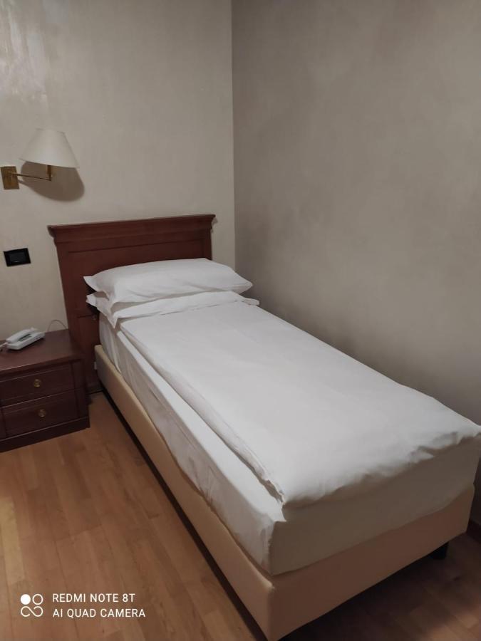 Standard Single Room,1326963506:JPEG
