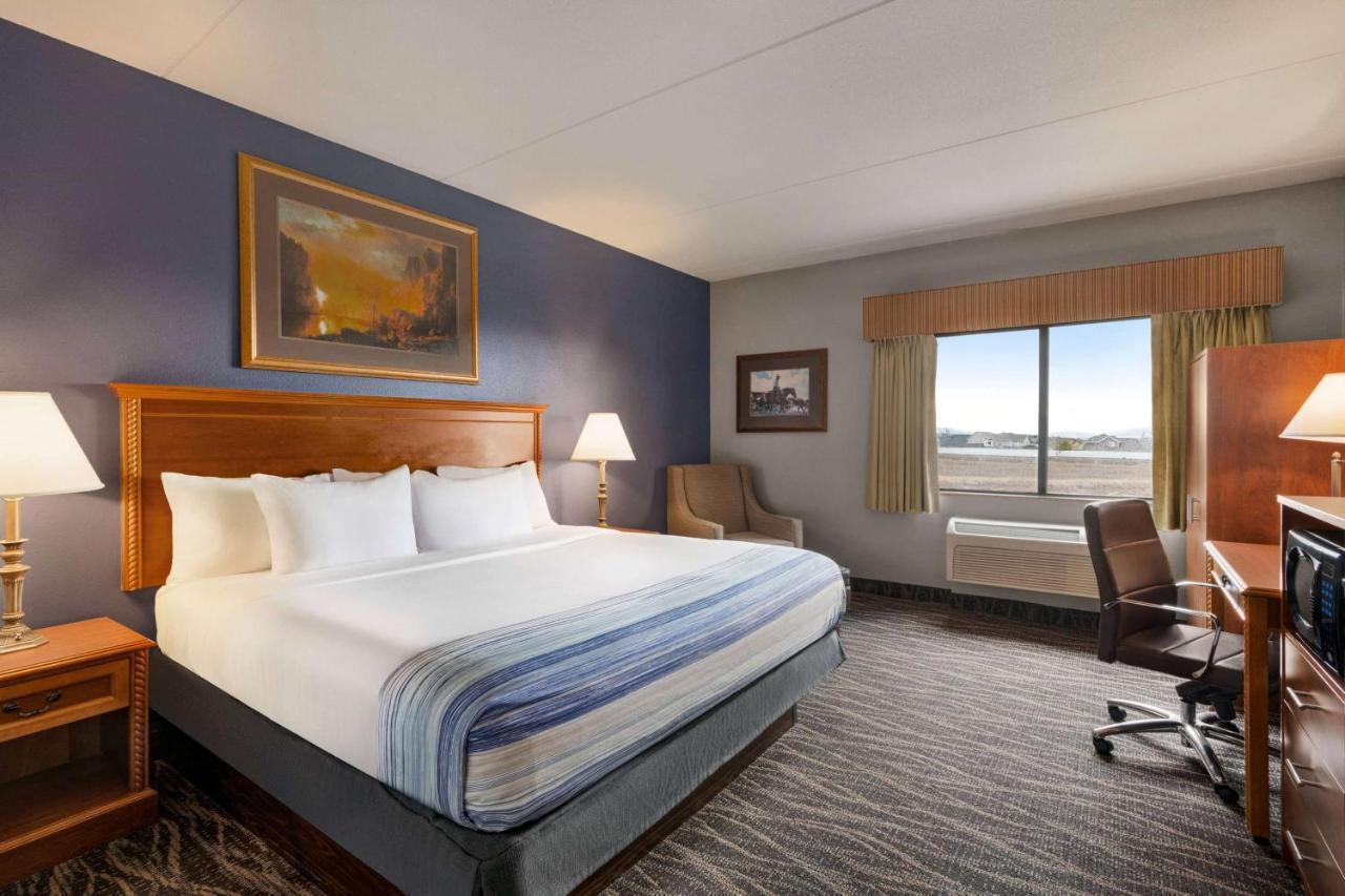 King Room - Non-Smoking/Pet Friendly,1329184052:JPEG