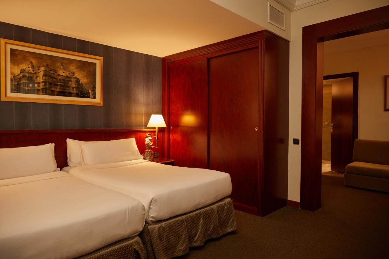 Quarto Executivo com 2 Camas de Solteiro (1 ou 2 Adultos)