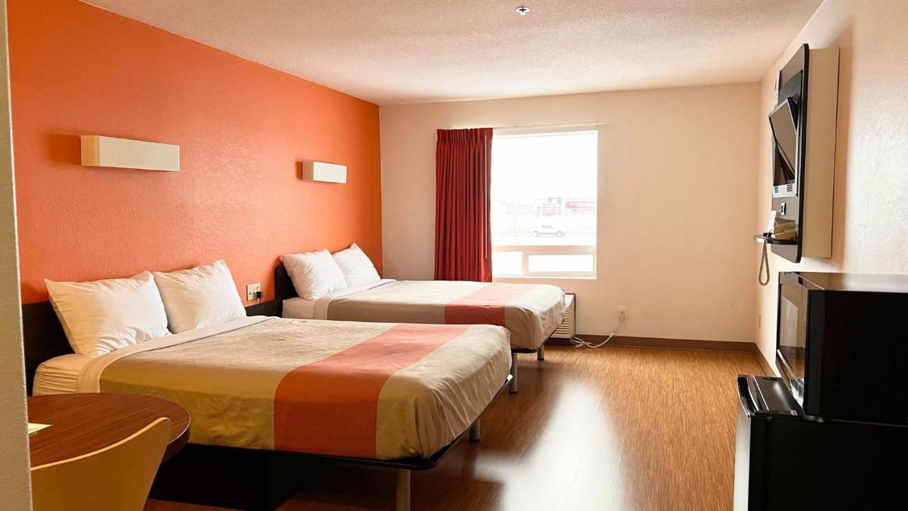 Queen Room Two Queen Beds Non-Smoking