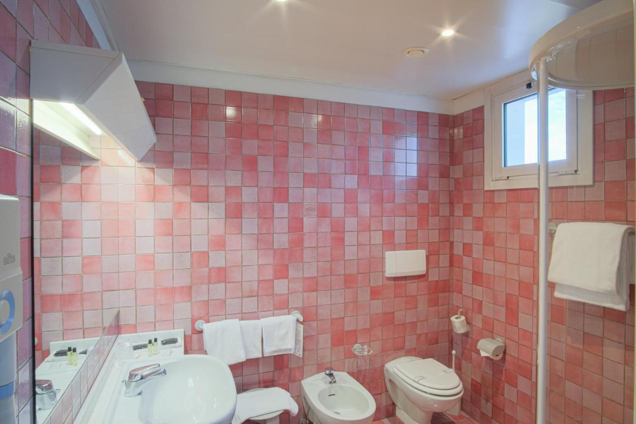Double or Twin Room,1347298439:JPEG
