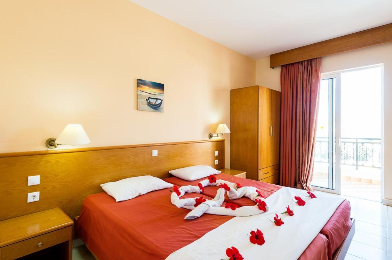 Suite with Pool View