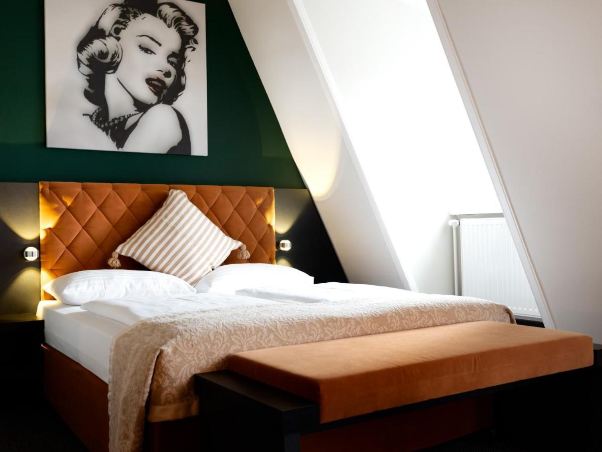 Standard Double Room,1349948896:JPEG