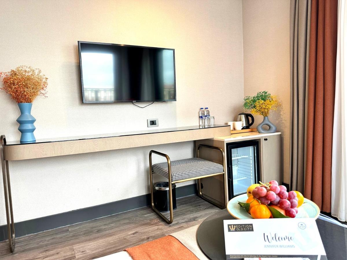 Deluxe King Room With Balcony,1350726700:JPEG