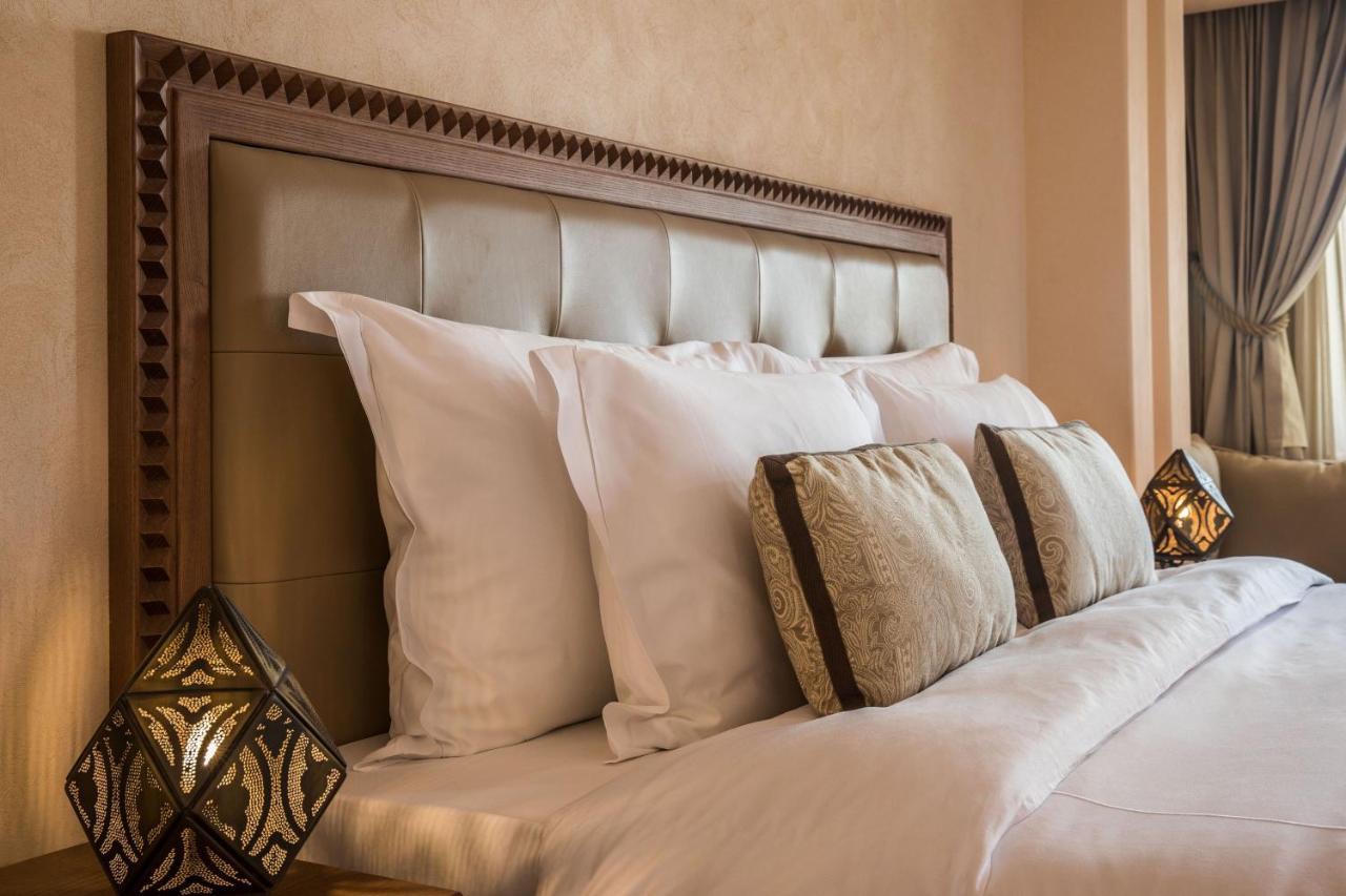 Classic 1 Bedroom Suite 1 King Balcony