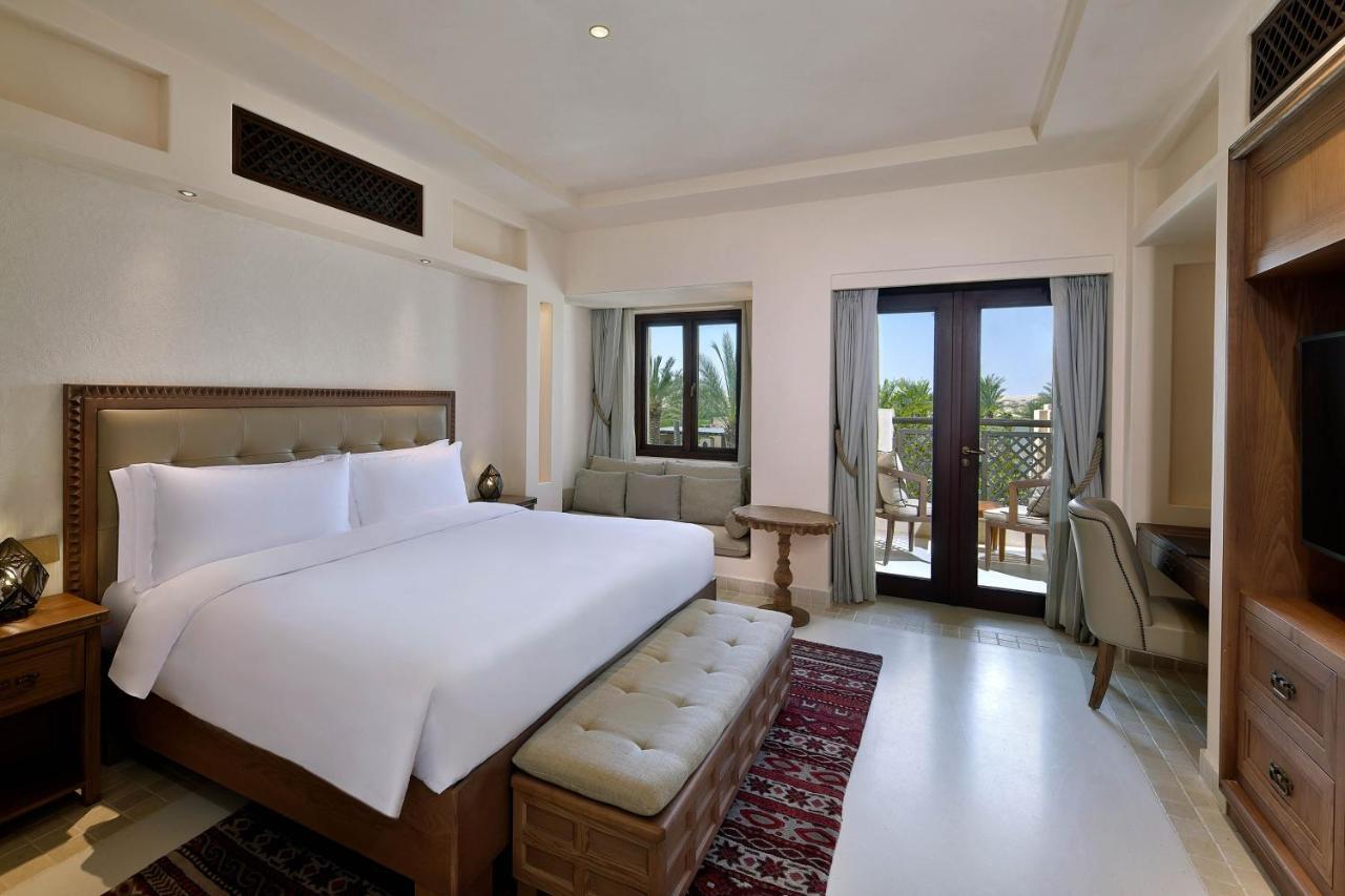 Classic 1 Bedroom Suite 1 King Balcony