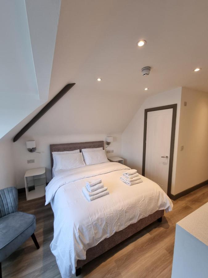 Double Room,1369762973:JPEG