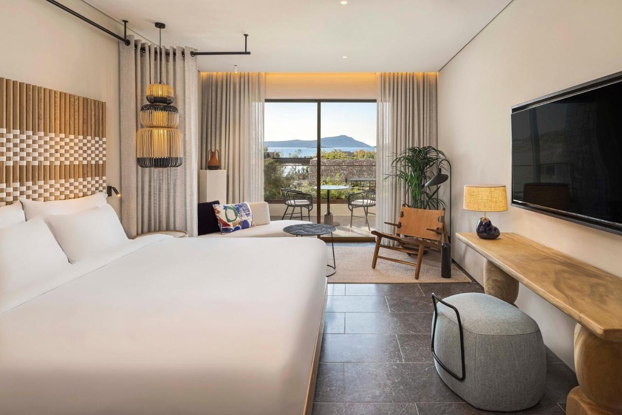 Deluxe Bay, Guest room, Partial Sea view, Balcony