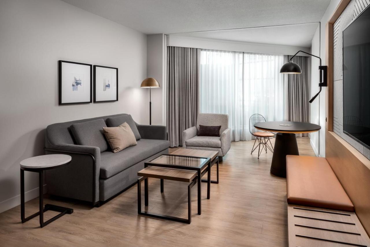 King Studio Suite Sofa Bed Club Lounge Access