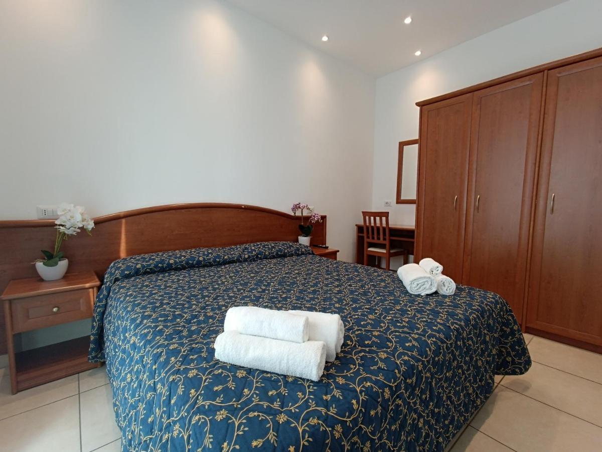Family Room,1388802848:JPEG