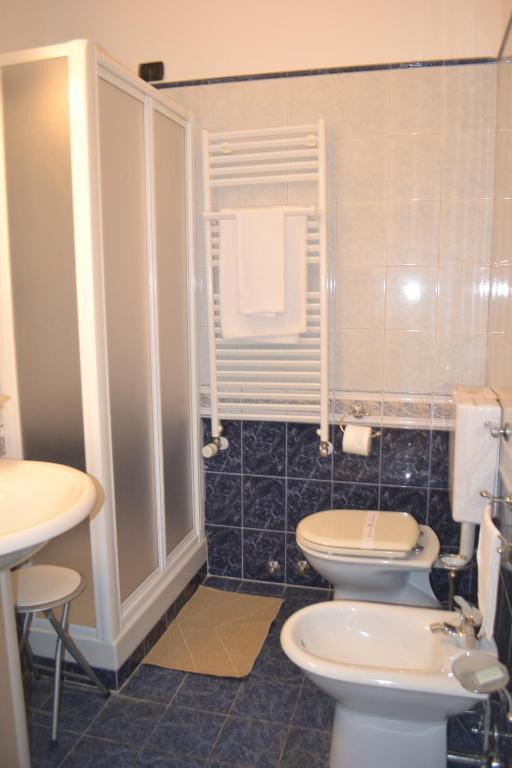 Small Double Room,57226216:JPEG