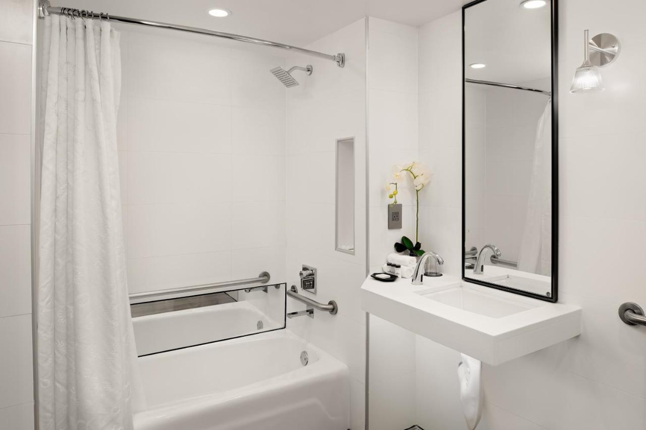 Guest Room 1 King
