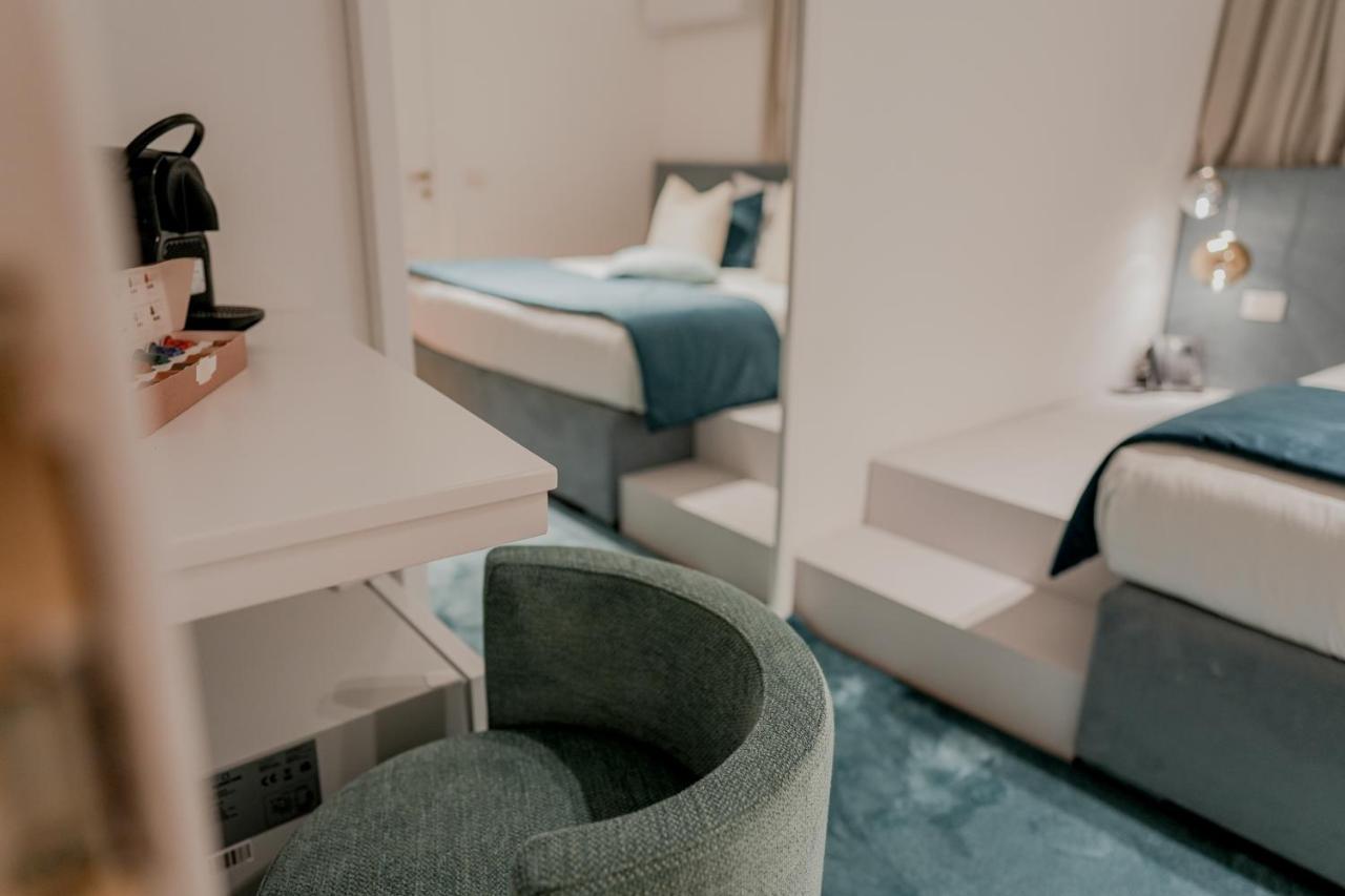 Small Double Room,1416297264:JPEG