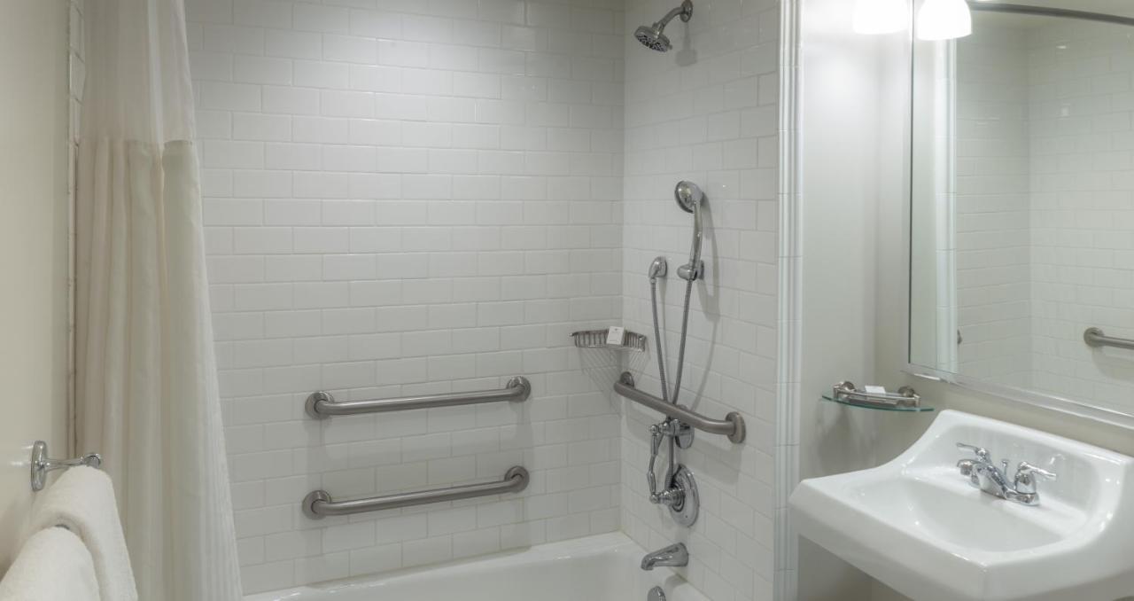 Portola Room 2 Queen Beds Accessible