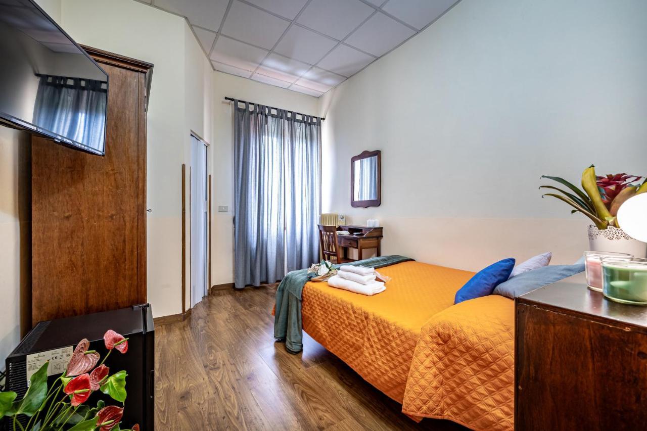 Single Room,1419498384:JPEG
