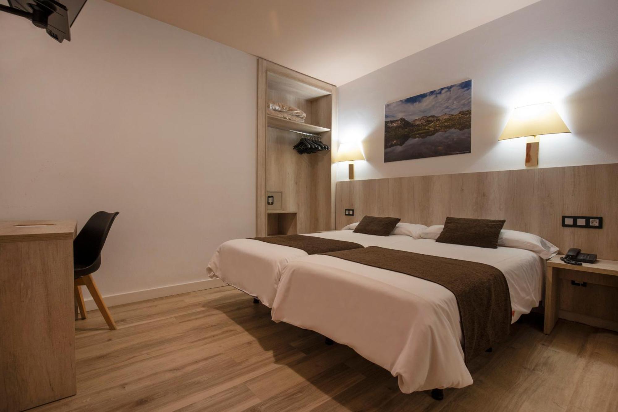 Interior Double Room,1589114085:JPEG