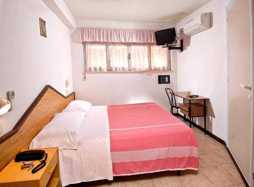 Economy Double or Twin Room
