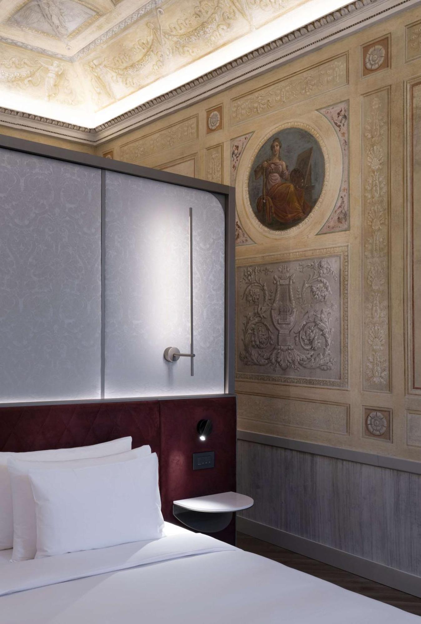 Renaissance Junior Suite