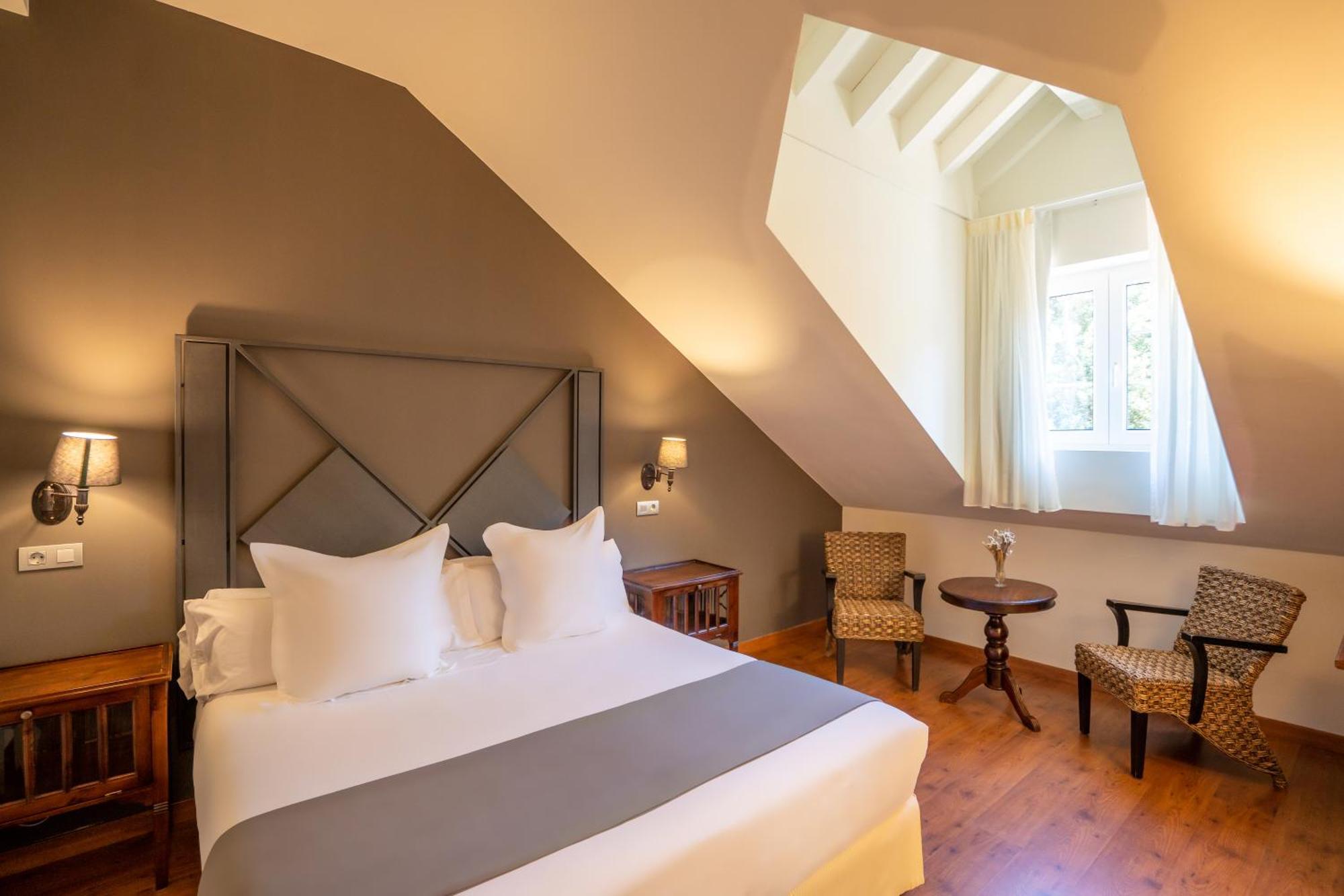 Double or Twin Room - Attic,1386011819:JPEG