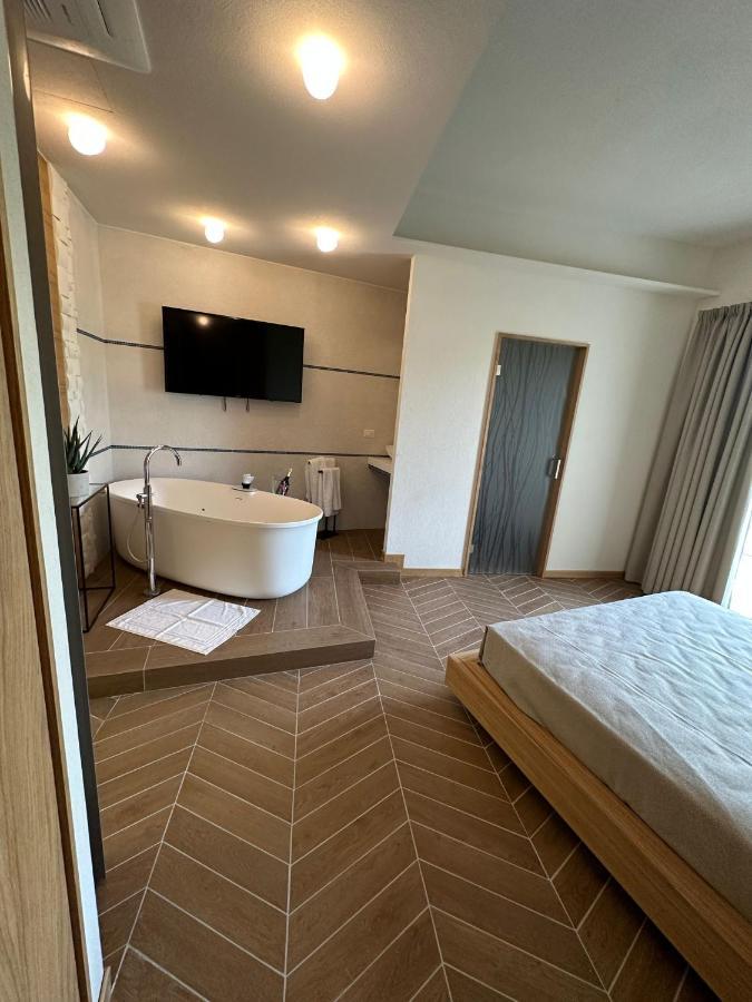 Double Room Spa Bath