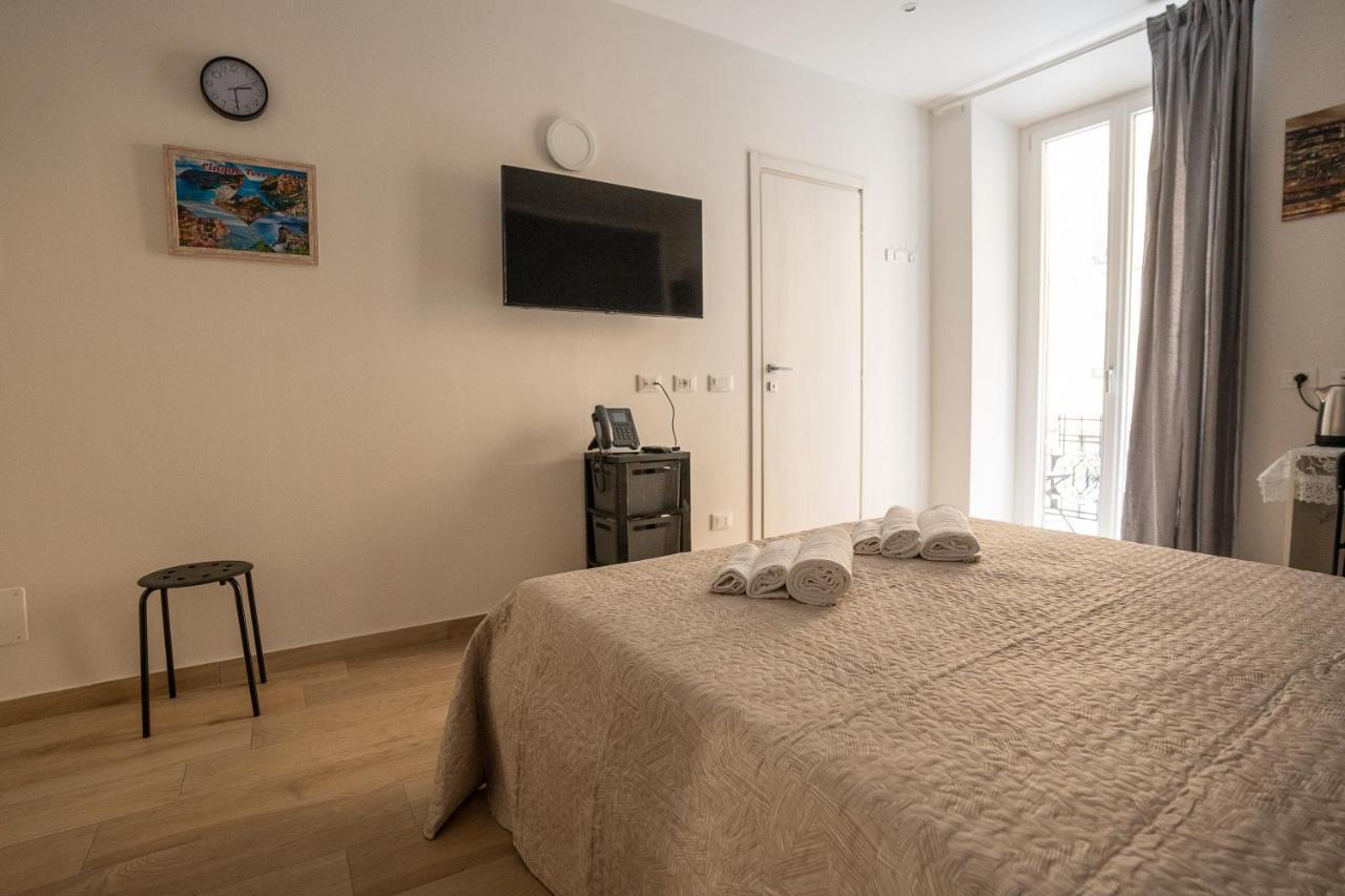 Deluxe Double Room with Balcony,1469187353:JPEG