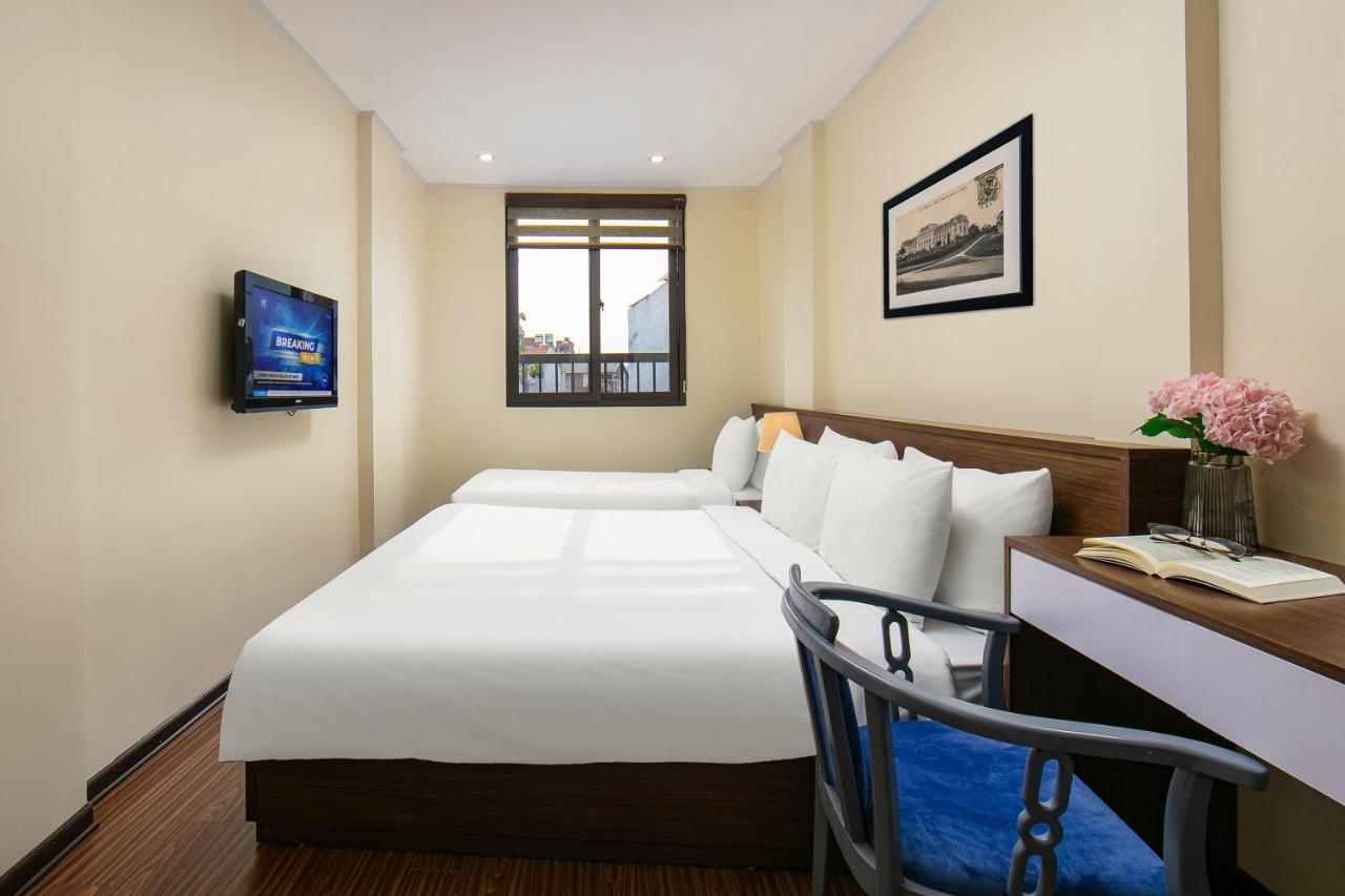 Triple Room with City View,1469215025:JPEG