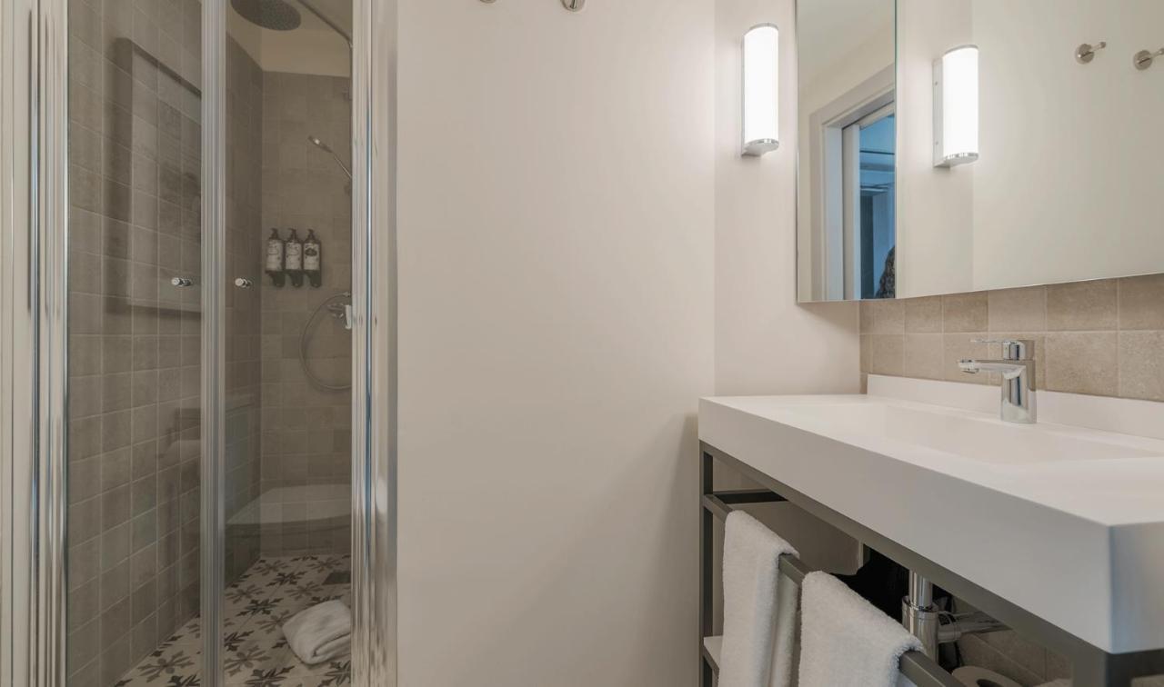 Double Room with Balcony,1469617415:JPEG