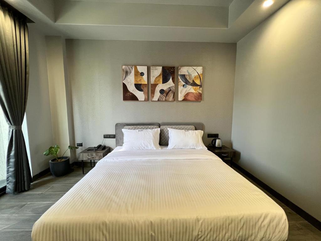 Standard Double Room,1470050948:JPEG