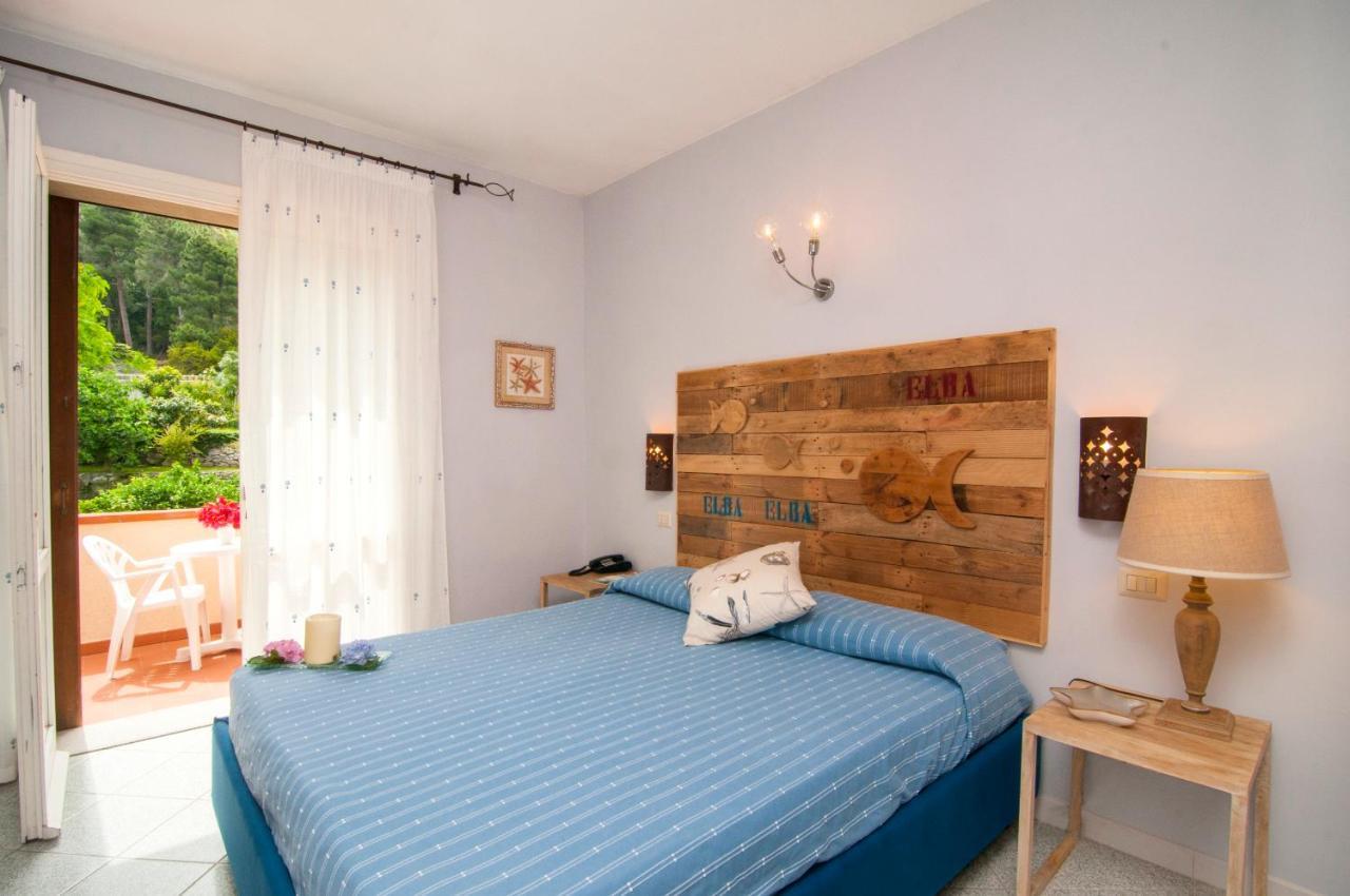 Double Room with Balcony with sea or garden view,1588092137:JPEG
