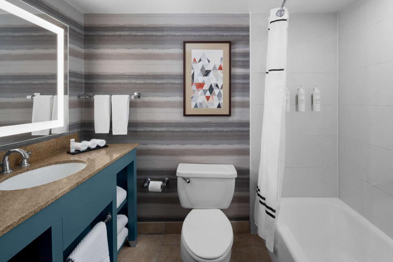 Two-Room Queen Suite with Two Queen Beds,1525076848:JPEG