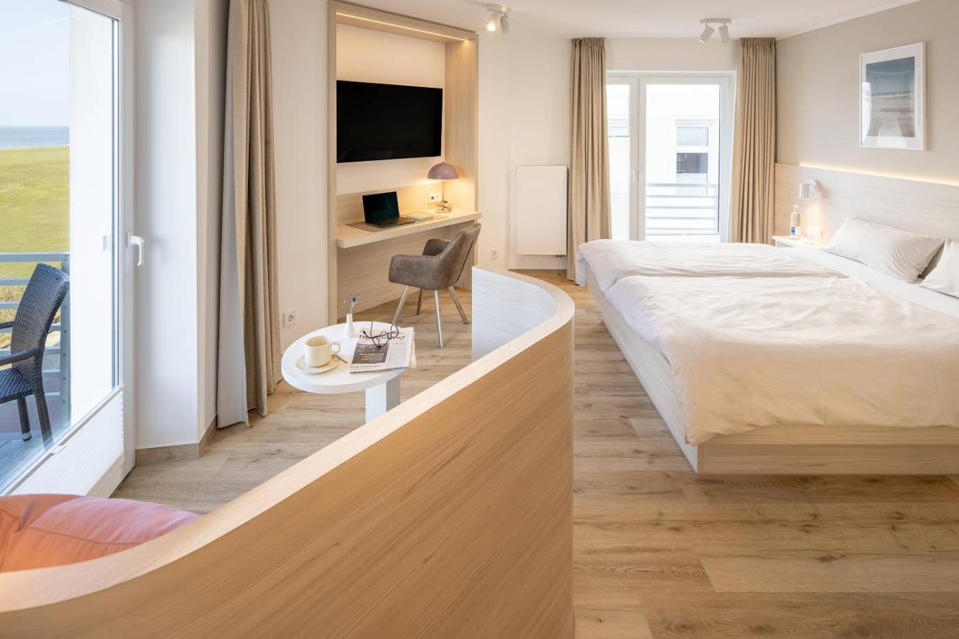 Deluxe Double Room with Balcony and Sea View,1501343803:JPEG