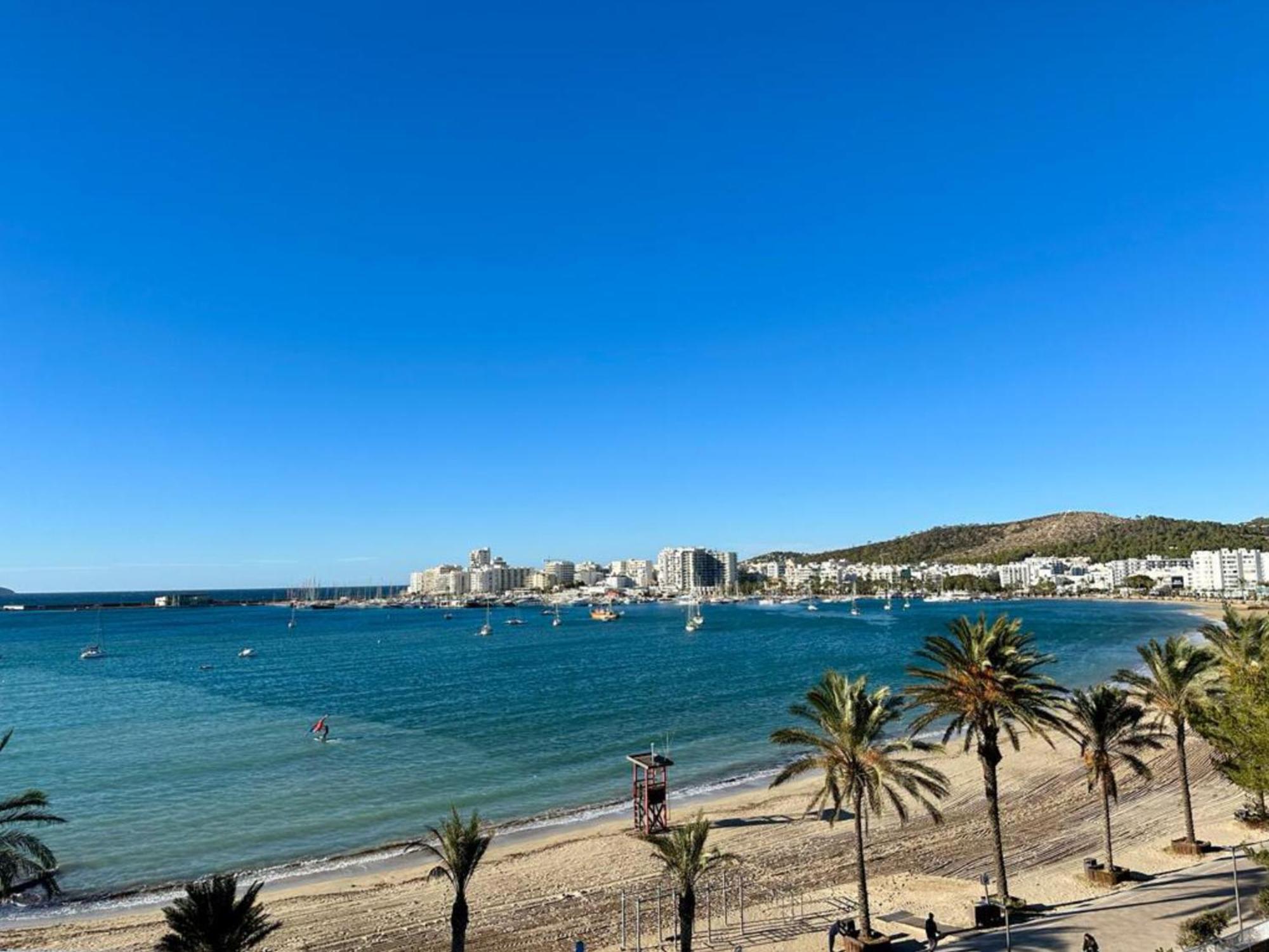 Double or Twin Room Sea View
