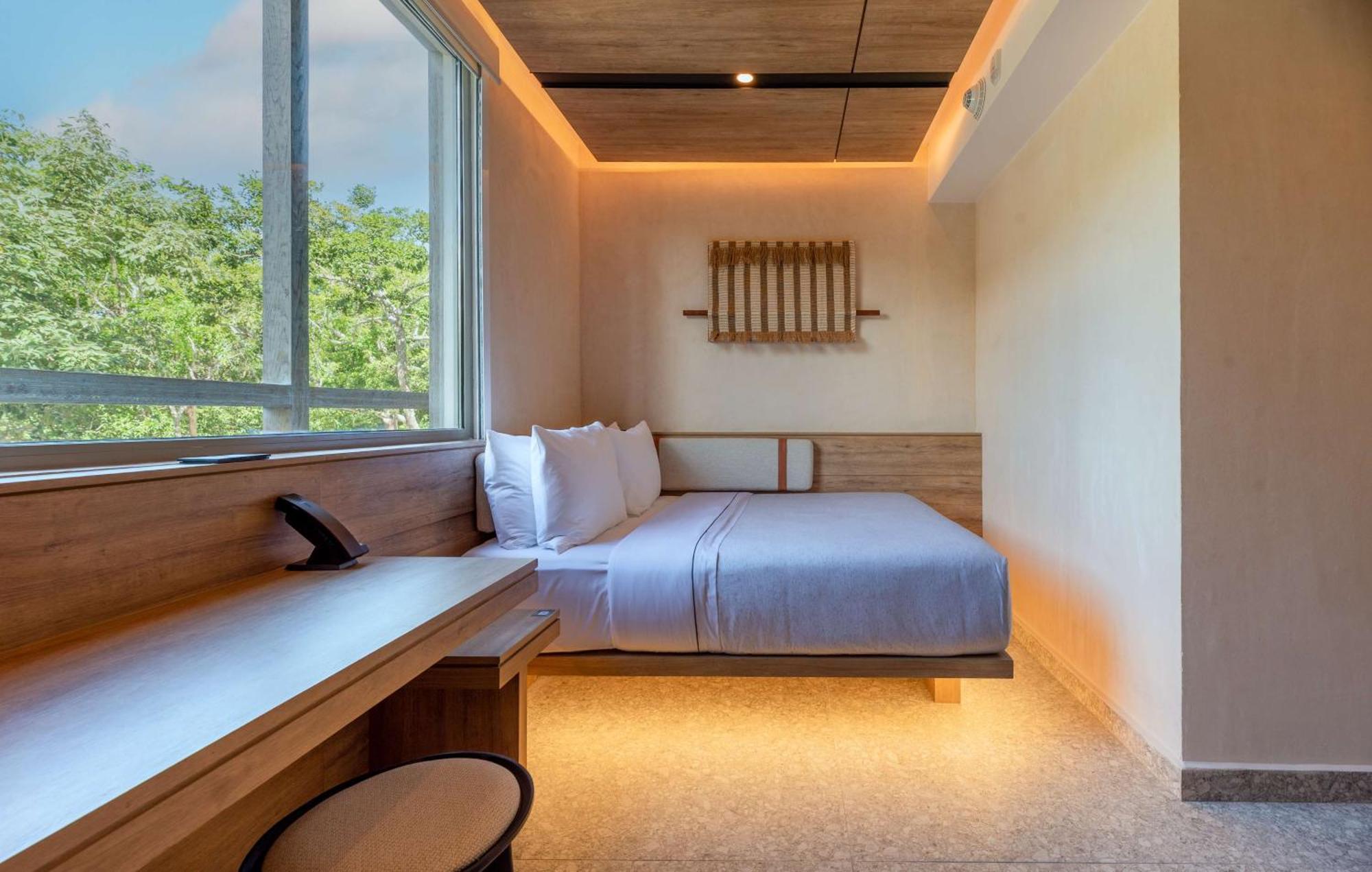 Chambre Lit Queen-Size avec Douche 3X3 - Accessible aux Personnes à Mobilité Réduite ou Malentendantes