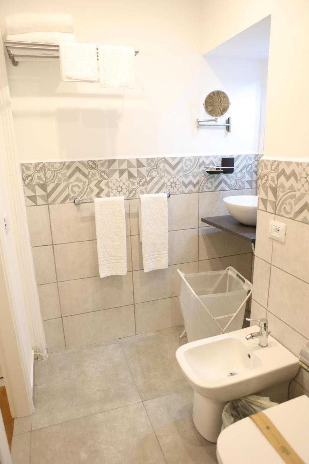 Double Room Private Bathroom