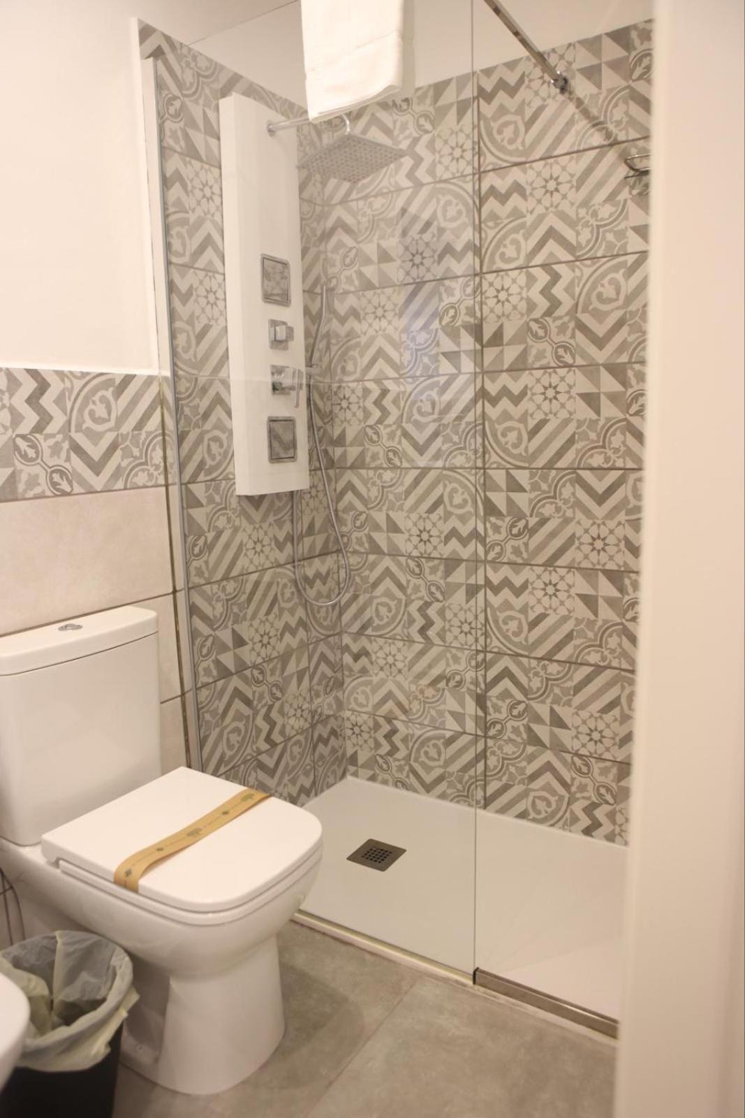 Double Room Private Bathroom